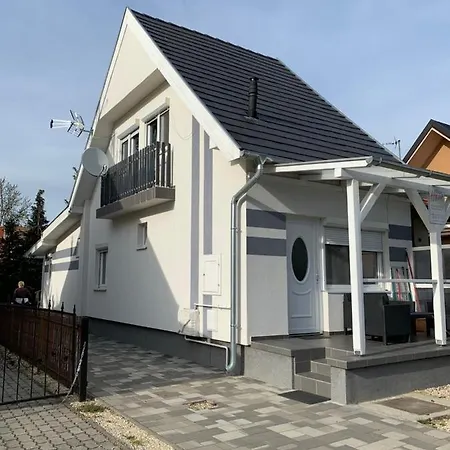Semesterbostad Rita Apartmanhaz *